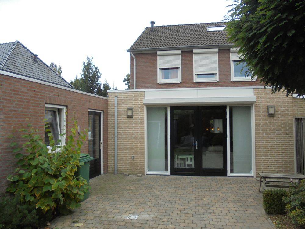 Kleurwijziging deuren en puivullingen in Weert (Boshoven) — foto 3
