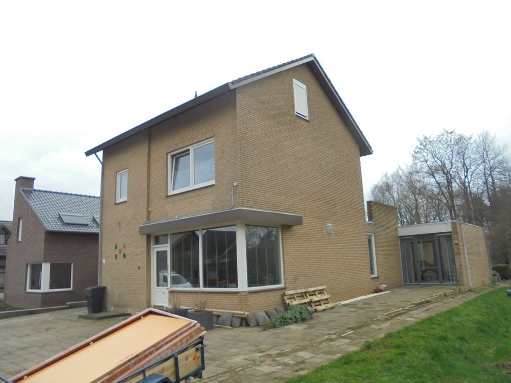 Gevelschilderwerk voor en na in Pey-Echt (Dorpstraat) — foto 1