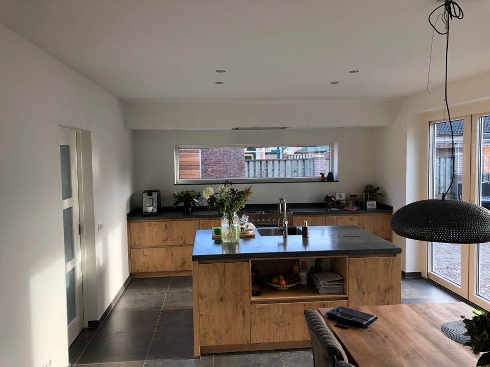 Nieuwe woonkamer en keuken in Weert (Louis Regoutstraat) — foto 2